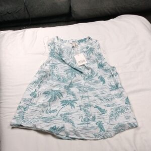 NWT A.N.A Womens Sleeveless V Neck Top Size Medium